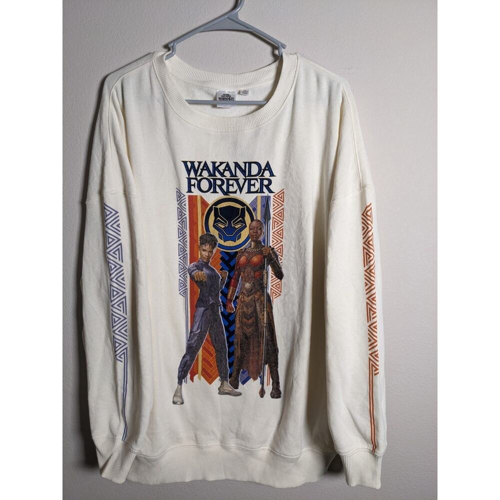 NWT Women's Size Medium M Marvel Black Panther Wakanda Forever Sweatshirt